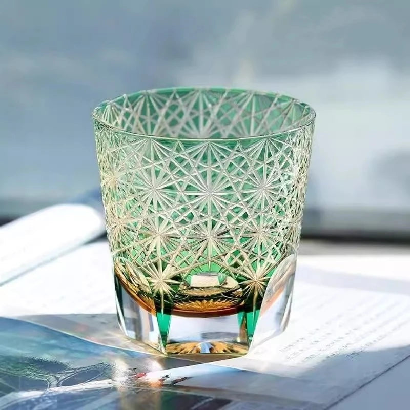 Processo de cor cristal edo kiriko copo de vinho mão escultura crisantemo padrão uísque vidro espíritos licor snifter caneca de uísque