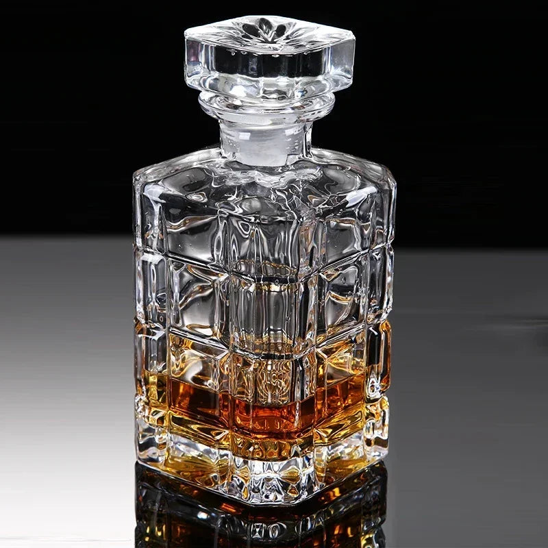 Decantador de uísque de cristal em forma quadrada Hellodream, decantador de uísque de luxo sem chumbo para licor, Scotch Bourbon 29,75 onças