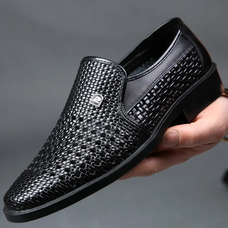Primavera homens mocassins de couro sapatos masculinos verão oco respirável oxfords homem sapatos casuais deslizamento em sapatos de vestido formal para homem