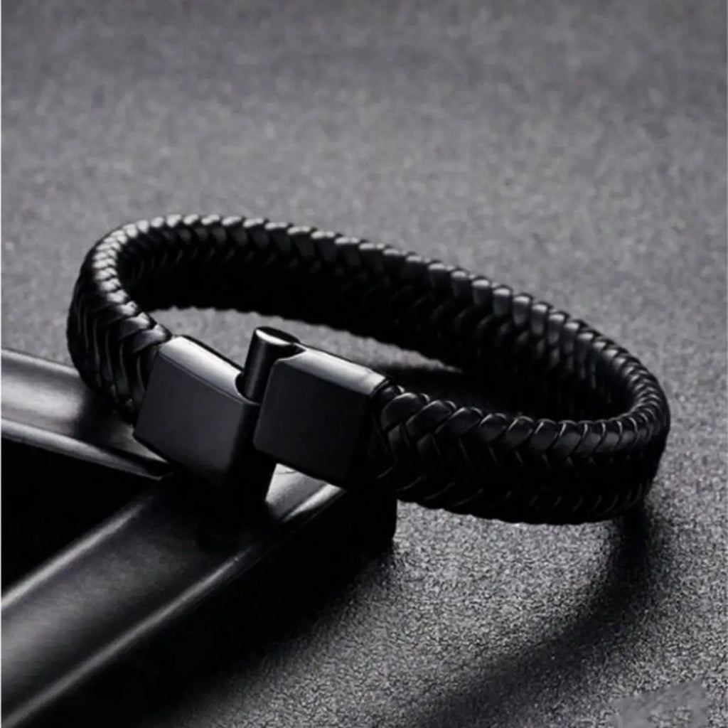 Pulseira aberta de couro masculina retrô, corda de mão de couro tecido simples de vários tamanhos, presente para esportes ao ar livre