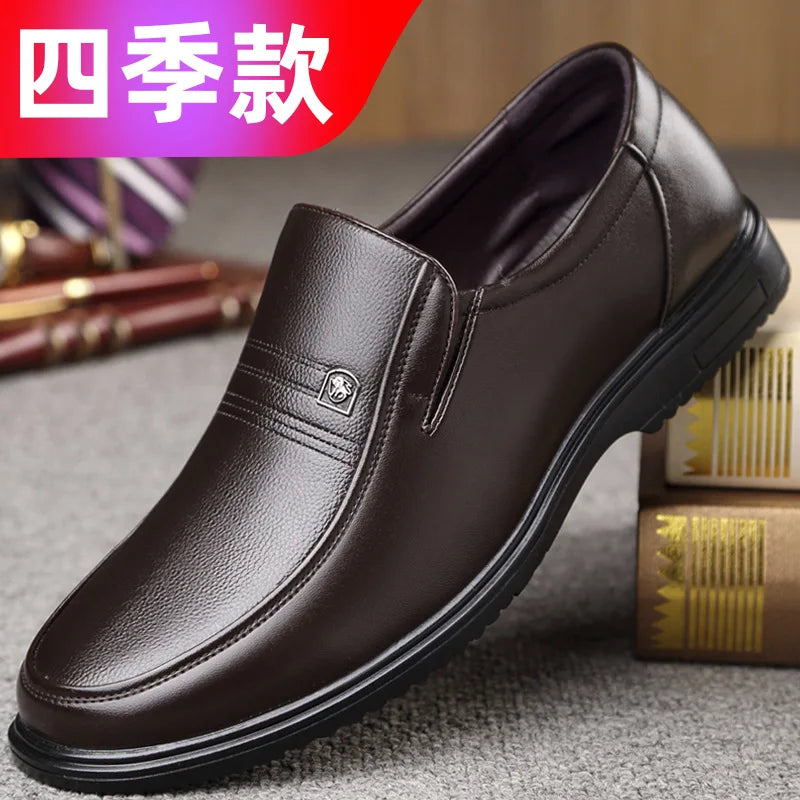 Homens de couro sapatos formais marca de luxo 2025 mocassins masculinos vestido respirável deslizamento em preto sapatos de condução plus size 38-46