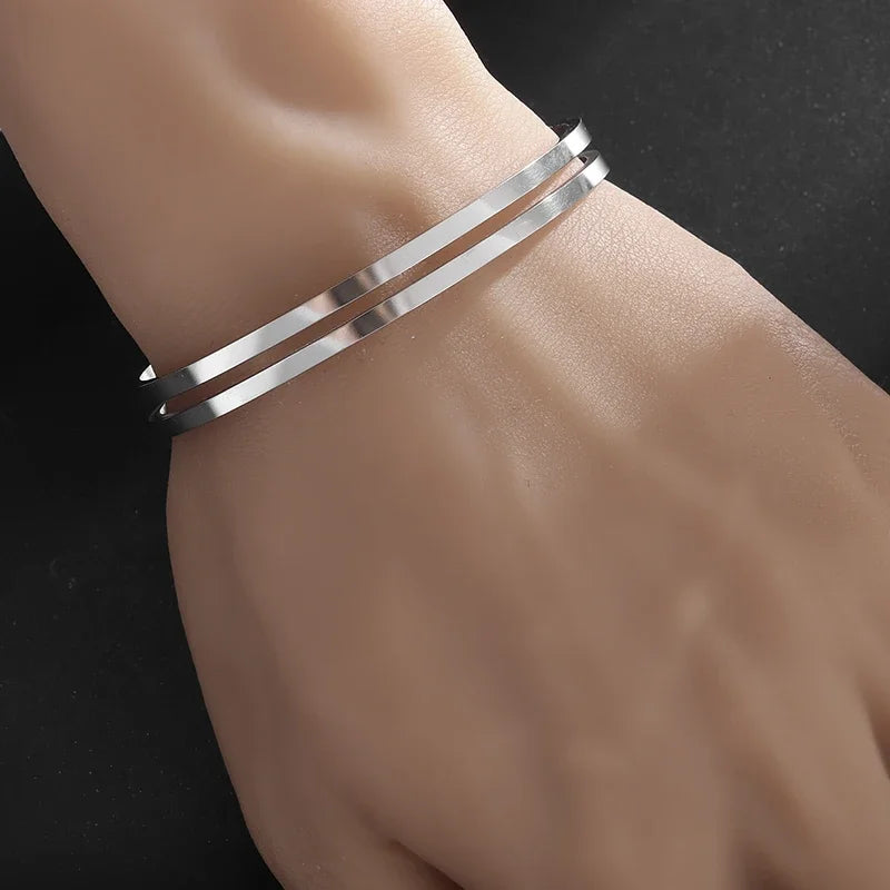 Pulseira de punho simples brilhante de dupla camada de aço inoxidável adequada para homens e mulheres pulseira de punho de duas cores joias de casal