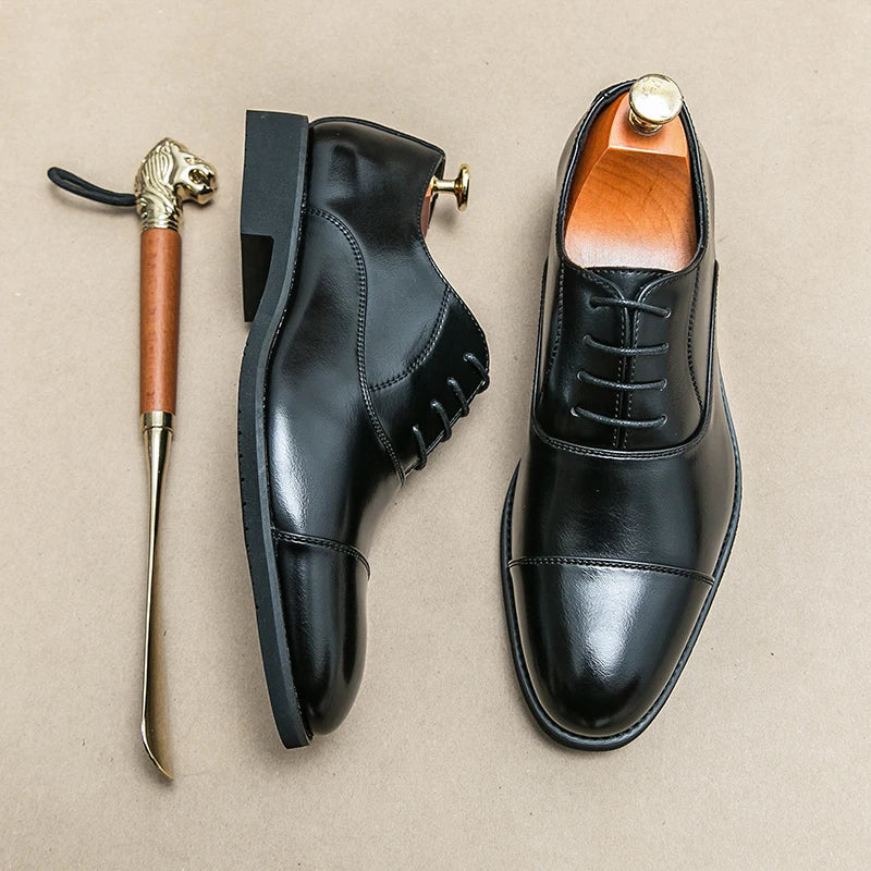 Novos homens vestido sapatos de luxo marca negócios sapatos de couro para homens confortáveis apontou sapato social masculino preto casual sapatos de casamento
