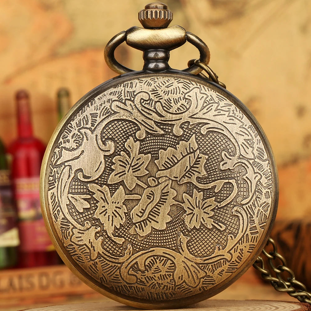 Vintage Triangle Legend Bronze Pattern Quartz Pocket Watch, Analógico Fob Chain, Antique Gift, Charming Pendant, Homens e Mulheres