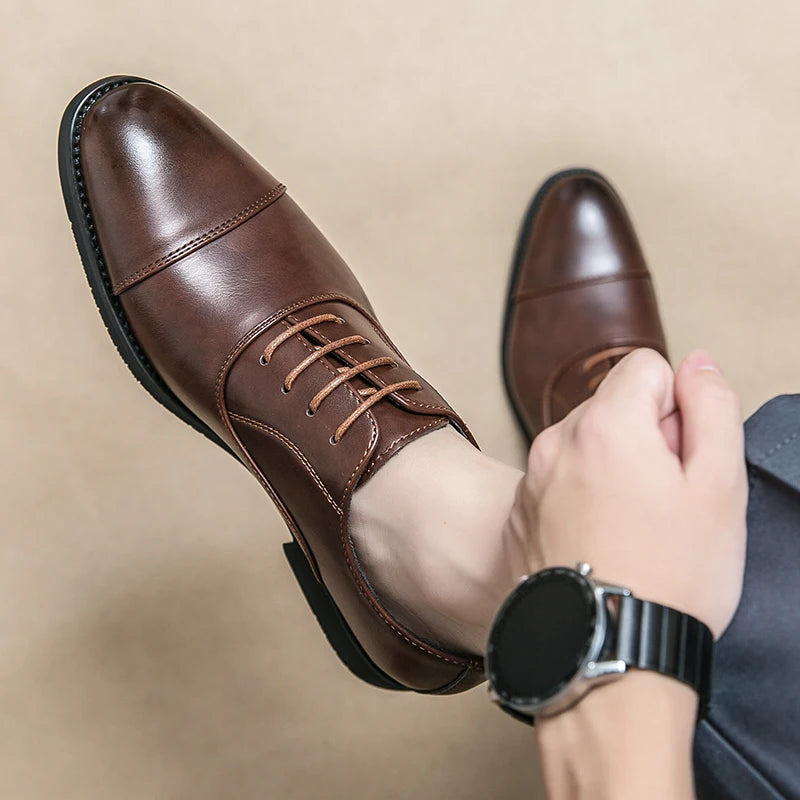Novos homens vestido sapatos de luxo marca negócios sapatos de couro para homens confortáveis apontou sapato social masculino preto casual sapatos de casamento