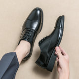 Novos homens vestido sapatos de luxo marca negócios sapatos de couro para homens confortáveis apontou sapato social masculino preto casual sapatos de casamento