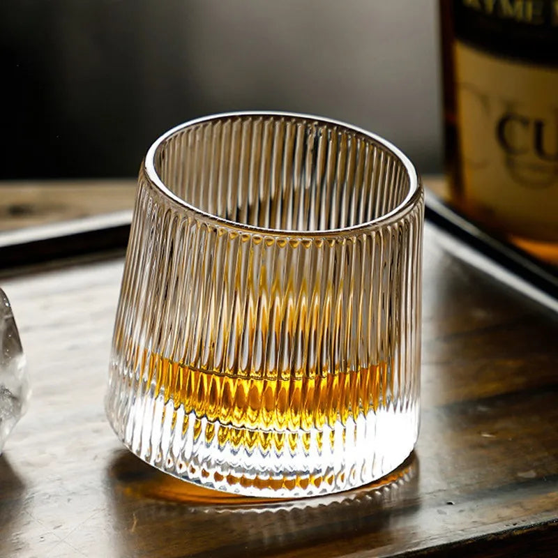 Engrossado girando vidro de cristal vinho ins vento nordic uísque vidro personalidade criativa vinho estrangeiro copo tumbler