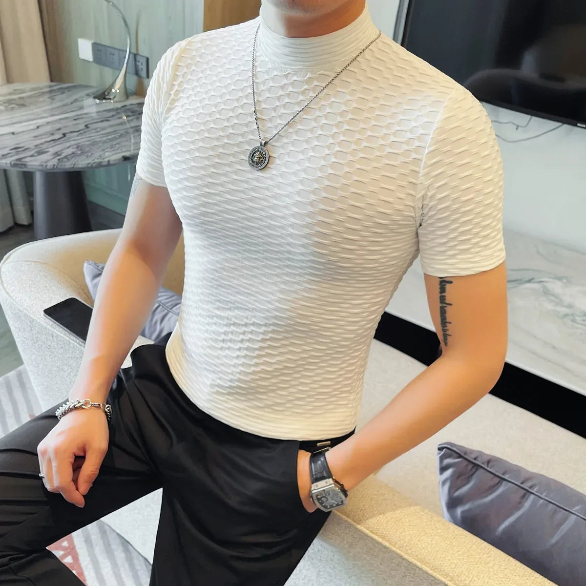 Verão meia gola alta elástica t camisas para homens moda coreana versátil fino ajuste manga curta pullovers casuais topos t 4xl-m