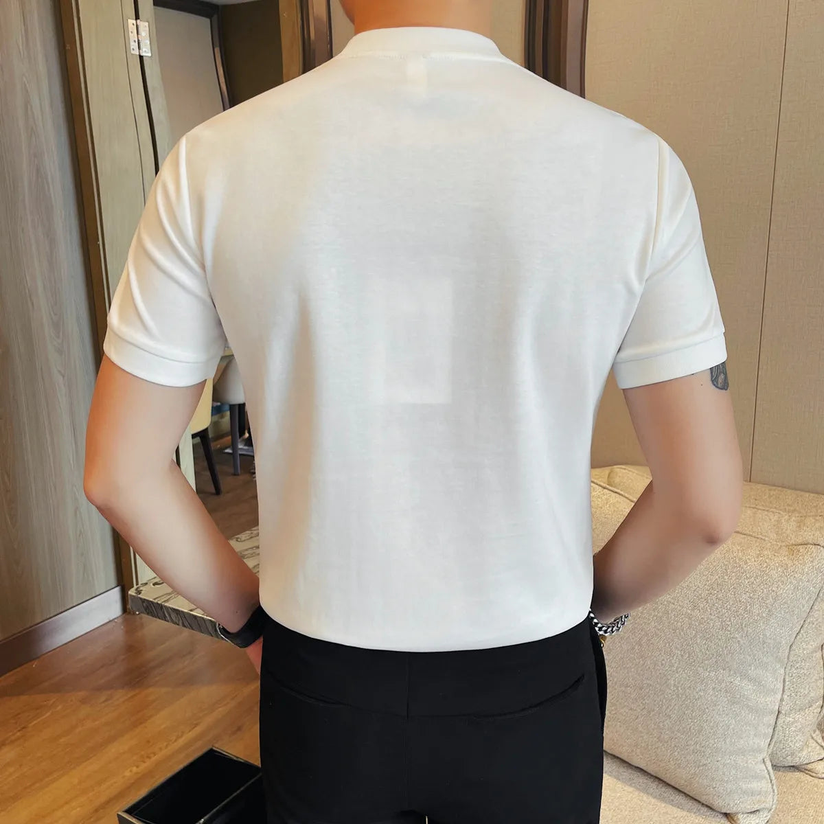 2025 moda emendado camisetas de couro verão novo em torno do pescoço manga curta magro casual t camisa masculina coreano roupas de luxo 4xl-m