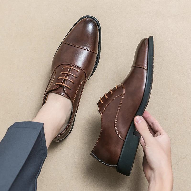 Novos homens vestido sapatos de luxo marca negócios sapatos de couro para homens confortáveis apontou sapato social masculino preto casual sapatos de casamento