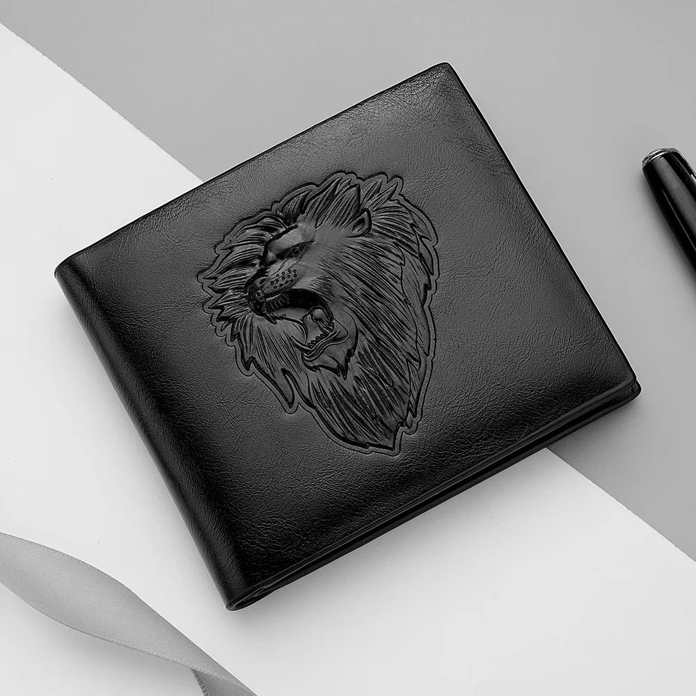 As carteiras masculinas de couro PU são elegantes e personalizadas. Eles são presentes perfeitos para amigos, pais ou namorados