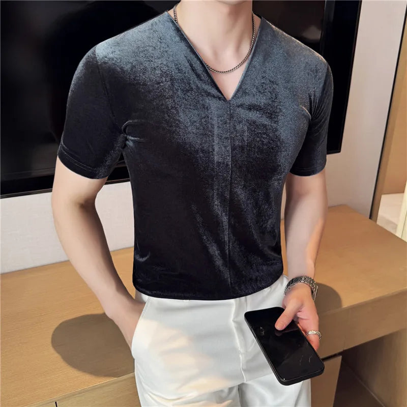 Camisetas elásticas com decote em v de veludo 2025 verão novo ajuste fino respirável manga curta camiseta cor sólida moda casual camisetas