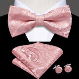 Conjunto de gravata paisley rosa elegante masculino, caixa de presente com gravata, gravata borboleta, lenço, abotoaduras, anel, clipe de lapela e boutonniere.