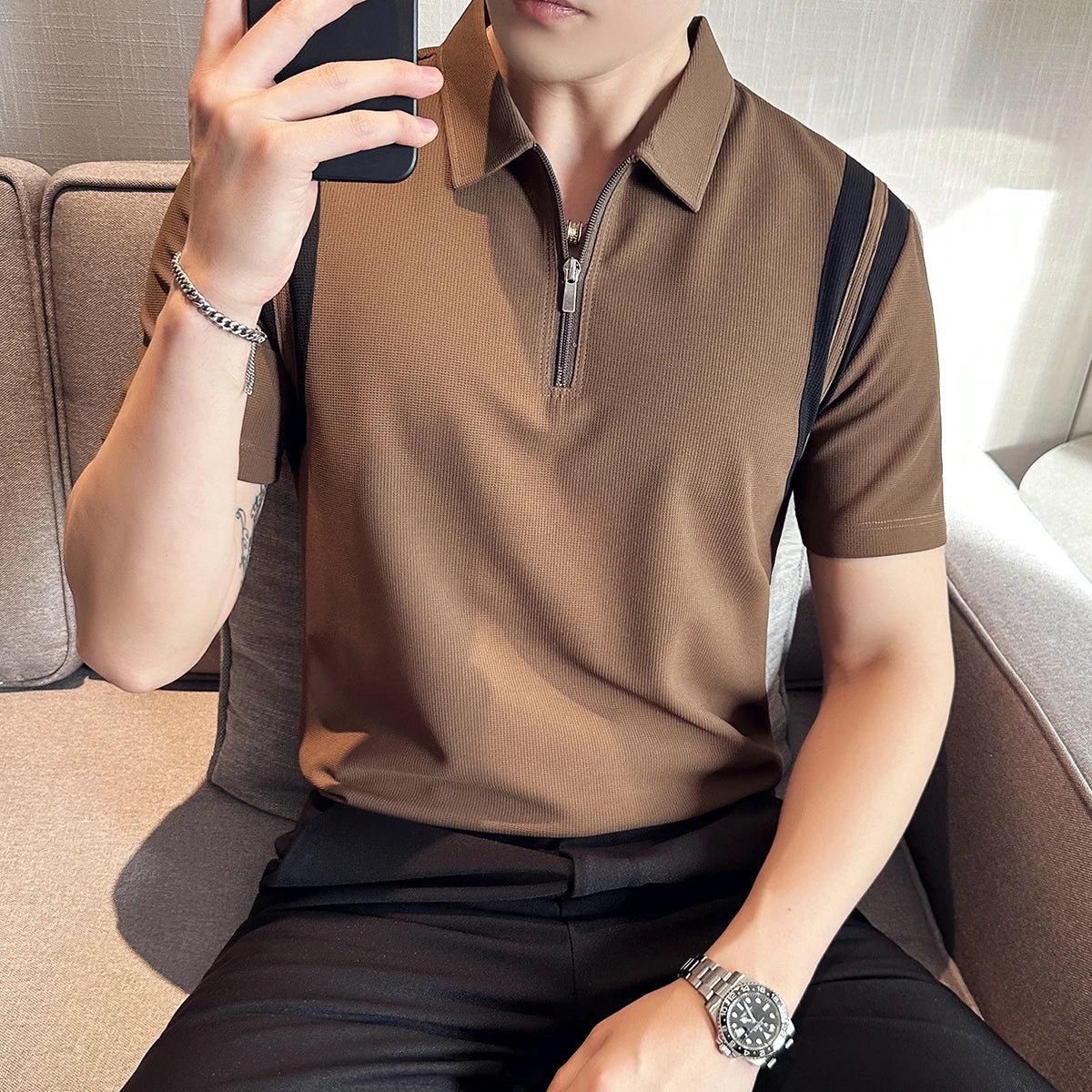 Verão masculino sólido camisa polo 2025 moda turn down collar zíper design fino ajuste casual elástico camisetas roupas masculinas 4xl-m