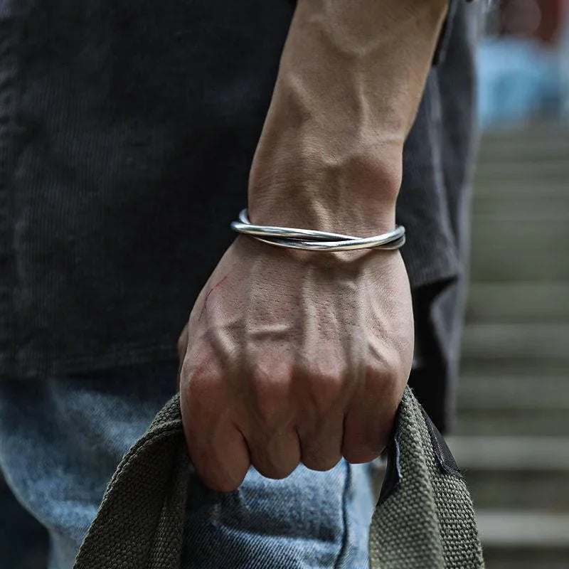 Pulseira de punho simples brilhante de dupla camada de aço inoxidável adequada para homens e mulheres pulseira de punho de duas cores joias de casal