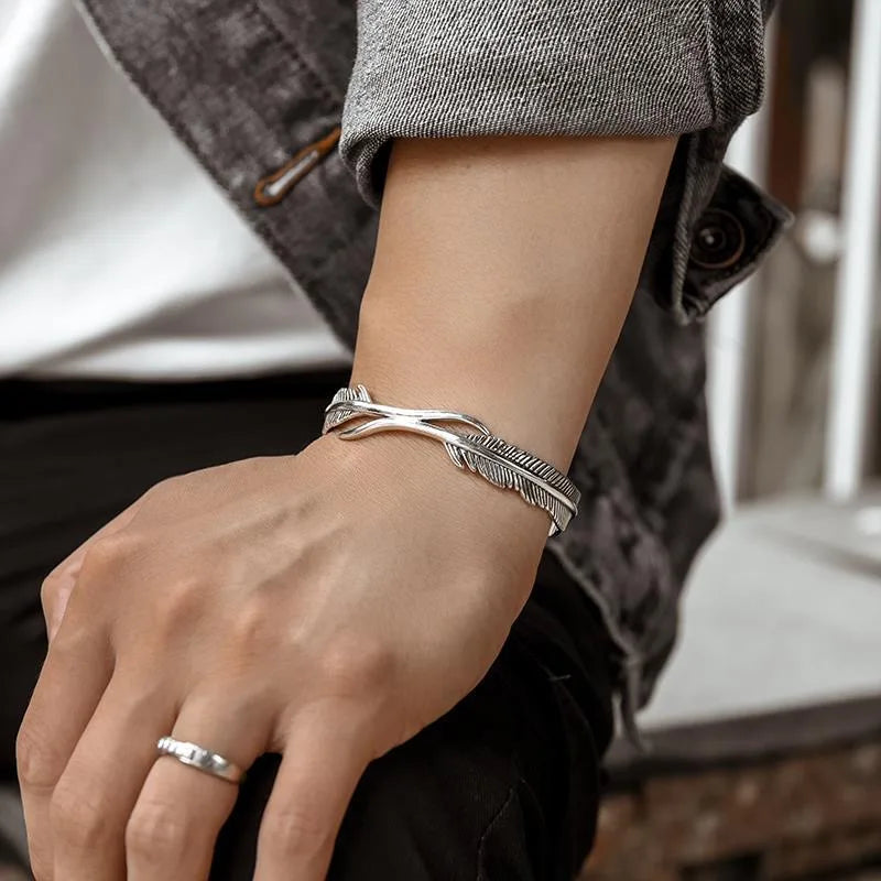 Retro banhado a prata pena aberta pulseira asa manguito b canto masculino e feminino tendência punk jóias casuais presente de aniversário