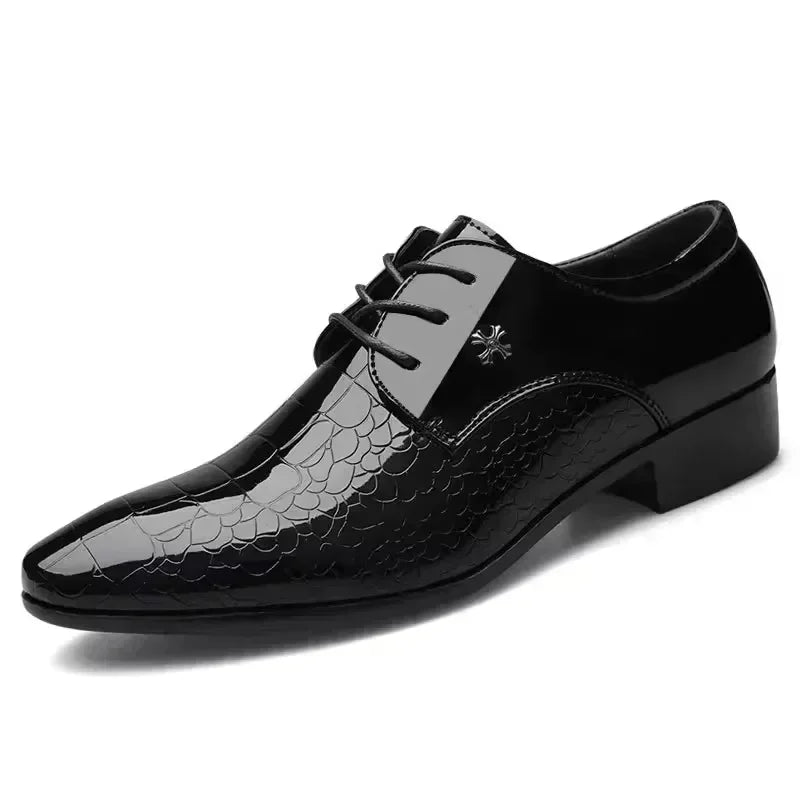Vestido de dedo apontado plus size sapatos mais novos sapatos oxford italianos para homens clássicos derbies luxo sapatos de casamento de couro patente