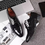 Vestido de dedo apontado plus size sapatos mais novos sapatos oxford italianos para homens clássicos derbies luxo sapatos de casamento de couro patente