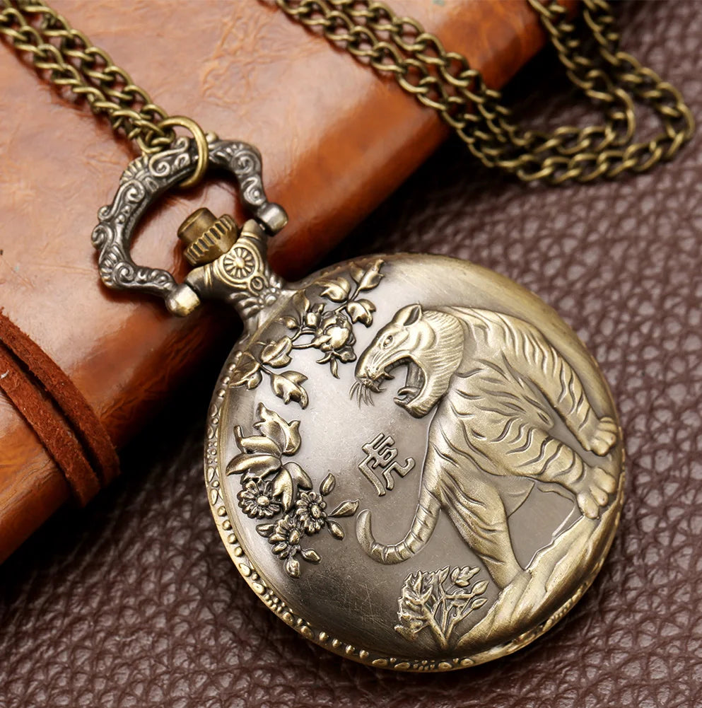 Bronze 12 signos do zodíaco antigo tigre animal relógio de bolso de quartzo antigas coleções chinesas colar de aniversário presente para homens